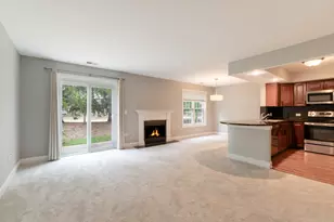 43 Foxcroft Rd, Naperville, IL 60565 - Photo 7