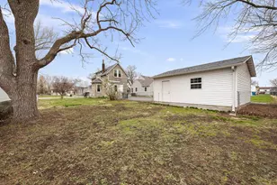 2037 30th St, Rock Island, IL 61201 - Photo 25