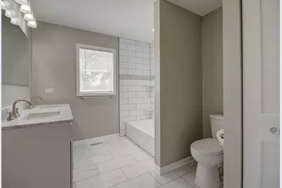 394 W 3rd Street, Braidwood, IL 60408 - Photo 17