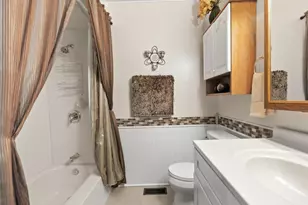 126 June Ln, Lombard, IL 60148 - Photo 21