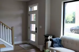 318 E Lincoln St, Mount Prospect, IL 60056 - Photo 3