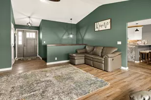 6302 Winchester Dr, Rockford, IL 61109 - Photo 7