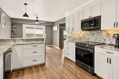 6302 Winchester Drive, Rockford, IL 61109 - Photo 13