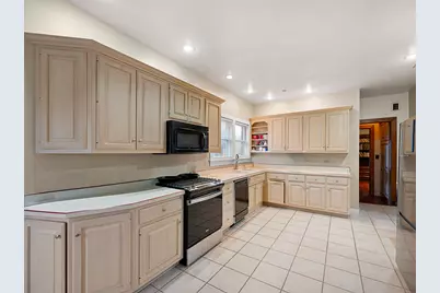 812 Garfield Avenue, Rockford, IL 61103 - Photo 13