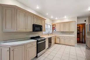 812 Garfield Ave, Rockford, IL 61103 - Photo 13