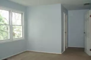 327 Carthage Ct, Bloomingdale, IL 60108 - Photo 7