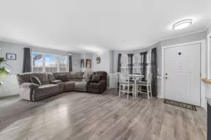 1979 Gary Ct, Schaumburg, IL 60193 - Photo 3