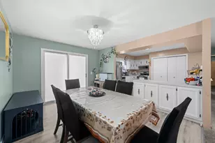 220 N Rosedale Ave, Aurora, IL 60506 - Photo 5