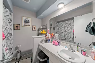 220 N Rosedale Ave, Aurora, IL 60506 - Photo 21