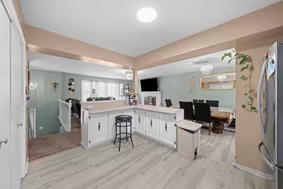 220 N Rosedale Avenue, Aurora, IL 60506 - Photo 9