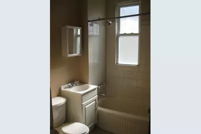 8523 S Muskegon Avenue, Chicago, IL 60617 - Photo 5