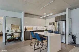 1025 W Addison St, Chicago, IL 60613 - Photo 13