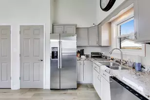 [Address not provided], Addison, IL 60101 - Photo 7