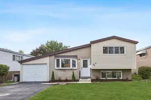 26 N Craig Pl, Lombard, IL 60148 - Photo 1