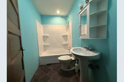 1005 E Main Street, Clifton, IL 61727 - Photo 9