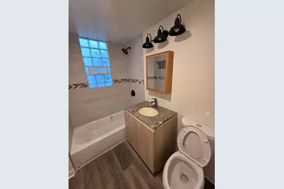 10548 S Avenue J, Chicago, IL 60617 - Photo 5