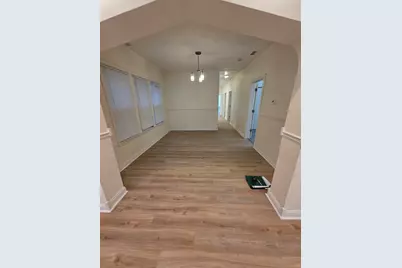 10548 S Avenue J, Chicago, IL 60617 - Photo 3