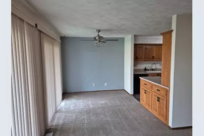 43 Crystal Court #B1, Pontiac, IL 61764 - Photo 5