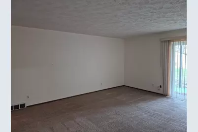 43 Crystal Court #B1, Pontiac, IL 61764 - Photo 7