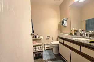 1914 Quaker Hollow Ln, Streamwood, IL 60107 - Photo 21