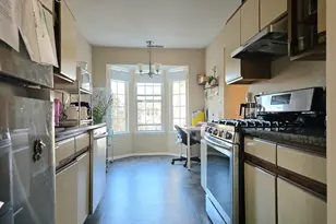 1914 Quaker Hollow Ln, Streamwood, IL 60107 - Photo 9