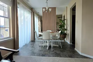 1914 Quaker Hollow Ln, Streamwood, IL 60107 - Photo 3