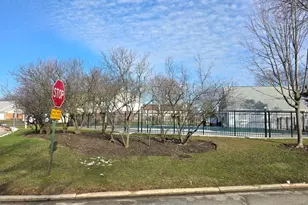 1914 Quaker Hollow Ln, Streamwood, IL 60107 - Photo 25