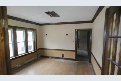 8242 S Honore Street, Chicago, IL 60620 - Photo 5