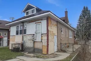 8242 S Honore St, Chicago, IL 60620 - Photo 3