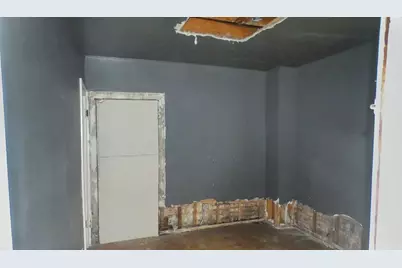 8242 S Honore Street, Chicago, IL 60620 - Photo 7