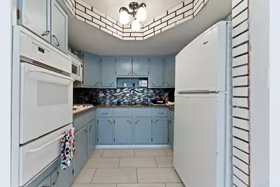 381 N 4th Avenue #B, Des Plaines, IL 60016 - Photo 7