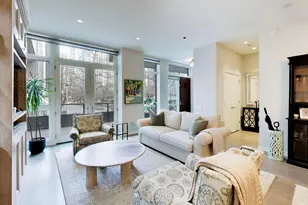 208 N Park Dr, Chicago, IL 60601 - Photo 3