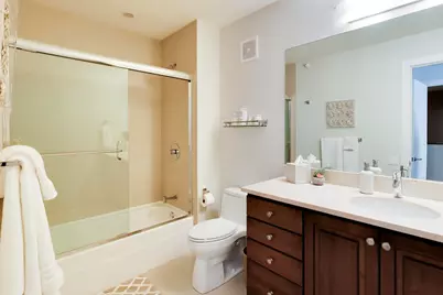 208 N Park Drive, Chicago, IL 60601 - Photo 27