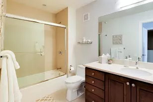 208 N Park Dr, Chicago, IL 60601 - Photo 27