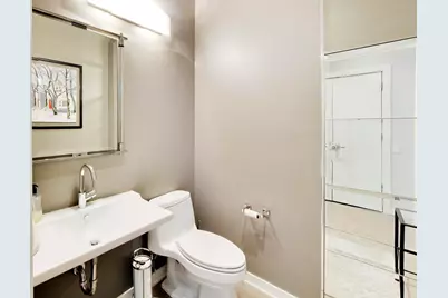 208 N Park Drive, Chicago, IL 60601 - Photo 31