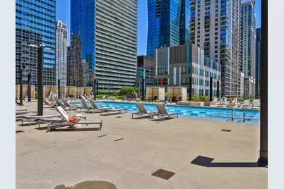 208 N Park Drive, Chicago, IL 60601 - Photo 39