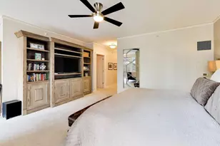 208 N Park Dr, Chicago, IL 60601 - Photo 17