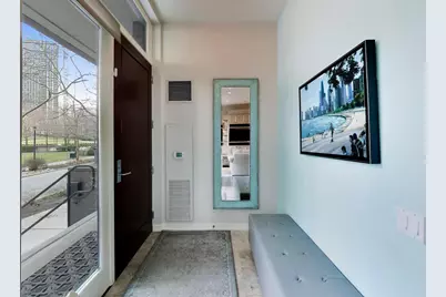 208 N Park Drive, Chicago, IL 60601 - Photo 31