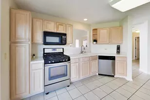 2710 Old Woods Trail, Plainfield, IL 60586 - Photo 9