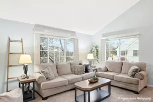 324 New Haven Dr, Cary, IL 60013 - Photo 3