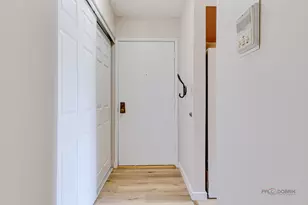 1880 Bonnie Ln, Hoffman Estates, IL 60169 - Photo 3