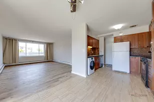 1880 Bonnie Ln, Hoffman Estates, IL 60169 - Photo 9