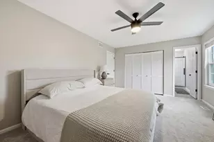 1880 Gleneagle Cir, Elgin, IL 60123 - Photo 17