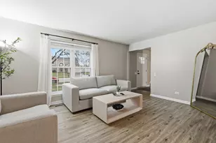 1880 Gleneagle Cir, Elgin, IL 60123 - Photo 3