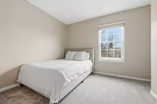 1880 Gleneagle Cir, Elgin, IL 60123 - Photo 15