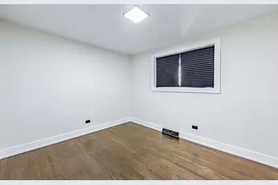 8051 S Escanaba Avenue, Chicago, IL 60617 - Photo 9