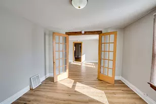 407 Beach St, Aurora, IL 60505 - Photo 5