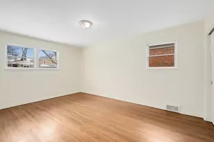 7516 N California Ave, Chicago, IL 60645 - Photo 11