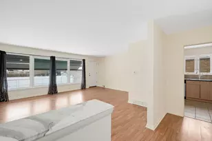 7516 N California Ave, Chicago, IL 60645 - Photo 3