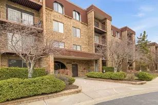2100 Valencia Dr, Northbrook, IL 60062 - Photo 13